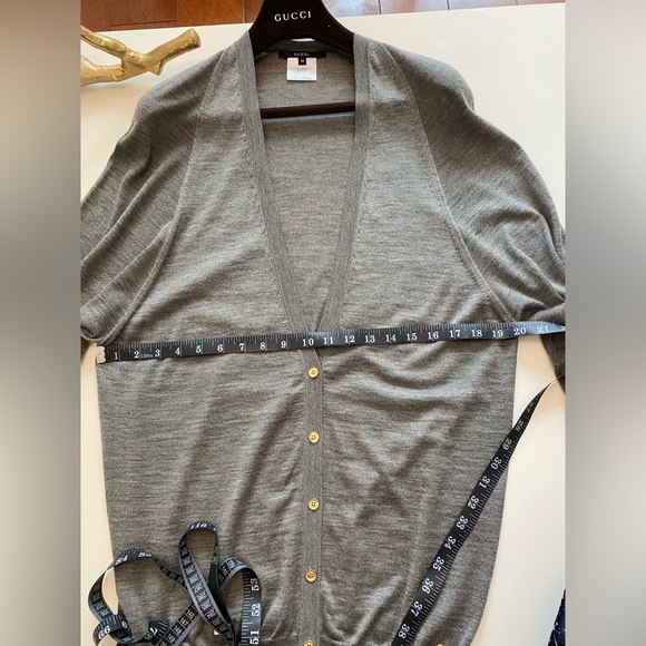 Gucci cashmere, silk and wool cardigan with gold designer buttons and gold logo. - Picture 12 of 16